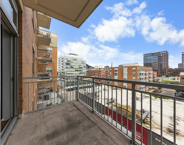 950 W Monroe Street - Photo Thumbnail 17