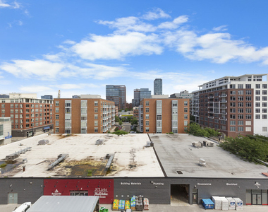 950 W Monroe Street - Photo Thumbnail 18