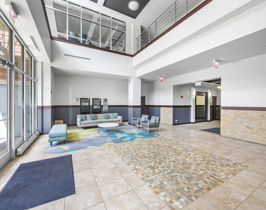 950 W Monroe Street - Photo Thumbnail 22