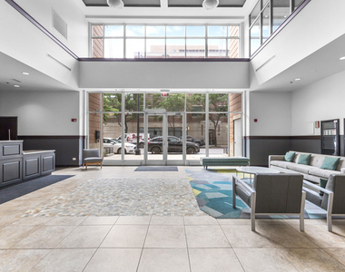950 W Monroe Street - Photo Thumbnail 23