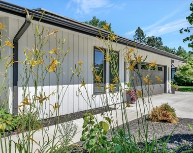 102 Greencroft Drive - Photo Thumbnail 50