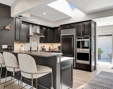 102 Greencroft Drive - Photo Thumbnail 22