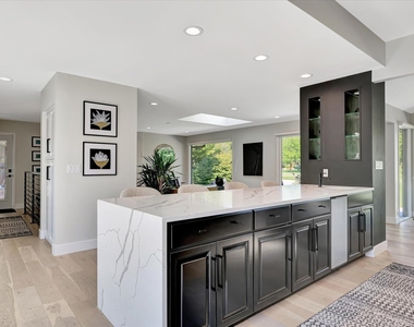 102 Greencroft Drive - Photo Thumbnail 20