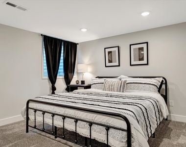 102 Greencroft Drive - Photo Thumbnail 45