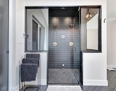 102 Greencroft Drive - Photo Thumbnail 30