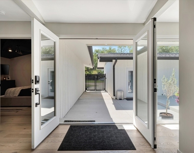 102 Greencroft Drive - Photo Thumbnail 4