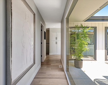 102 Greencroft Drive - Photo Thumbnail 32