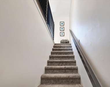 102 Greencroft Drive - Photo Thumbnail 41
