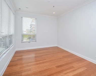 22 N Aberdeen Street - Photo Thumbnail 6