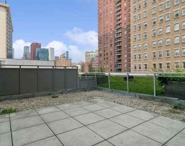 1 E 8th Street - Photo Thumbnail 28