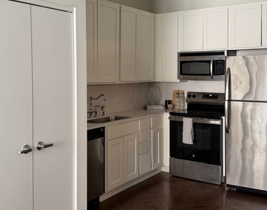 1 E 8th Street - Photo Thumbnail 14