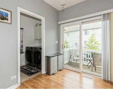 1812 Whirlaway Court - Photo Thumbnail 6