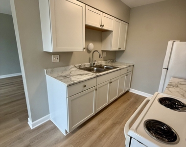 405 E Reed Street - Photo Thumbnail 4