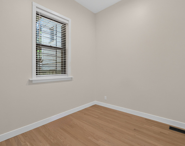 2132 W Potomac Avenue - Photo Thumbnail 12