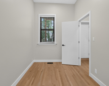 2132 W Potomac Avenue - Photo Thumbnail 14