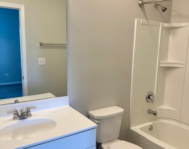 301 N Madison Street - Photo Thumbnail 9