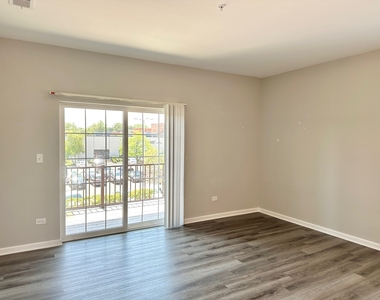 301 N Madison Street - Photo Thumbnail 4