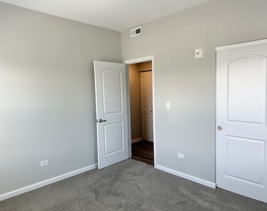 301 N Madison Street - Photo Thumbnail 11