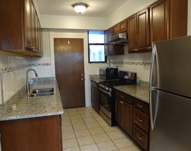 5463 S Ingleside Avenue - Photo Thumbnail 3