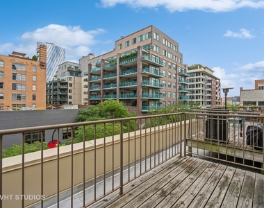 14 N Sangamon Street - Photo Thumbnail 10