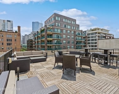 14 N Sangamon Street - Photo Thumbnail 11