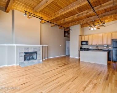 14 N Sangamon Street - Photo Thumbnail 3