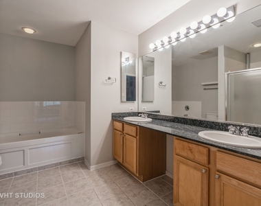 14 N Sangamon Street - Photo Thumbnail 7