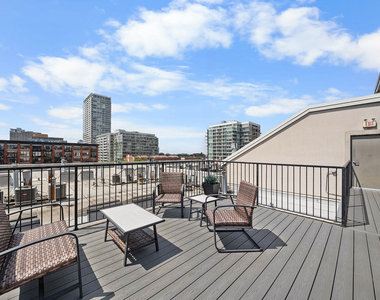 1525 S Michigan Avenue - Photo Thumbnail 14