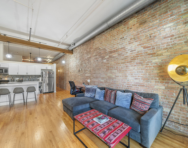 1525 S Michigan Avenue - Photo Thumbnail 3