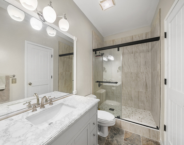 1525 S Michigan Avenue - Photo Thumbnail 8