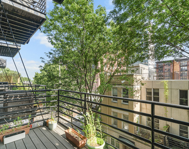 1525 S Michigan Avenue - Photo Thumbnail 9