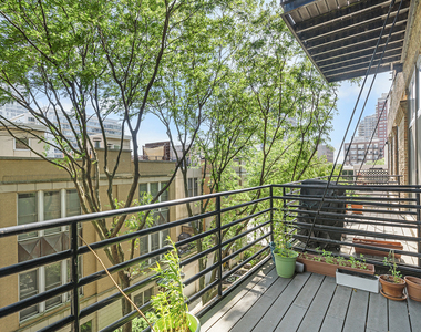 1525 S Michigan Avenue - Photo Thumbnail 10