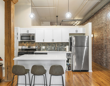 1525 S Michigan Avenue - Photo Thumbnail 4
