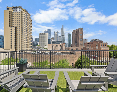 1525 S Michigan Avenue - Photo Thumbnail 12