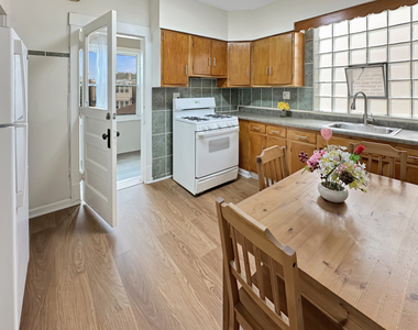 5244 W Altgeld Street - Photo Thumbnail 9