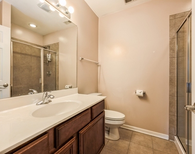 2030 W Warren Boulevard - Photo Thumbnail 8