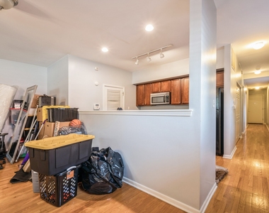 2030 W Warren Boulevard - Photo Thumbnail 6