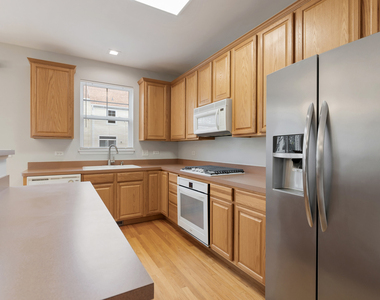 5546 Cambridge Way - Photo Thumbnail 9