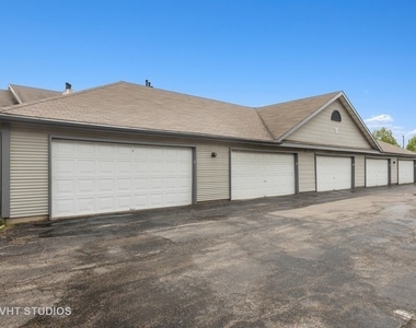 74 Sterling Circle - Photo Thumbnail 2