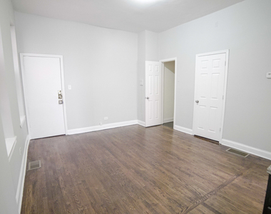 1322 W 18th Place - Photo Thumbnail 4