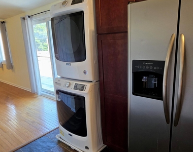 1417 Lake Avenue - Photo Thumbnail 5