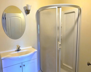 1417 Lake Avenue - Photo Thumbnail 10