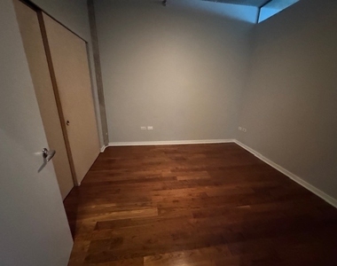 700 N Larrabee Street - Photo Thumbnail 27