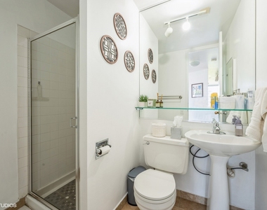 345 W Fullerton Parkway - Photo Thumbnail 11