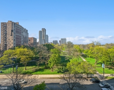345 W Fullerton Parkway - Photo Thumbnail 12