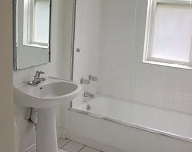 903 W Sunnyside Avenue - Photo Thumbnail 4