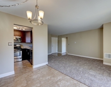 1460 Fairlane Drive - Photo Thumbnail 3