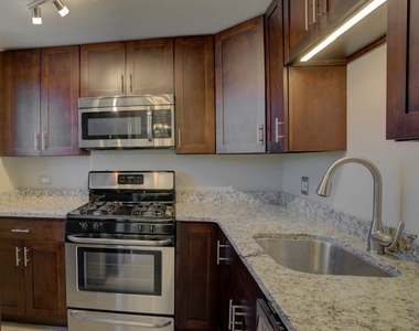 1460 Fairlane Drive - Photo Thumbnail 5