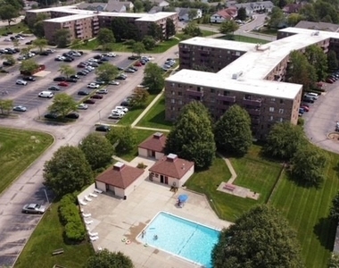 1460 Fairlane Drive - Photo Thumbnail 13