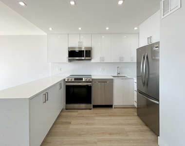 5445 N Sheridan Road - Photo Thumbnail 1
